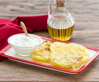 Cucinare le patate sulla piastra Cucinare le patate sulla piastra