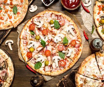 Cucinare la pizza sulla pietra ollare