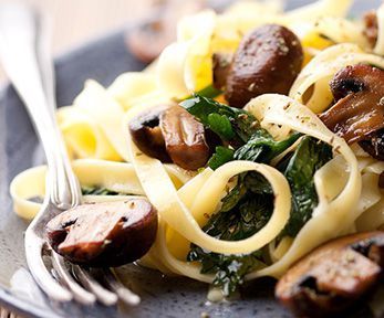 Come cucinare le tagliatelle ai funghi