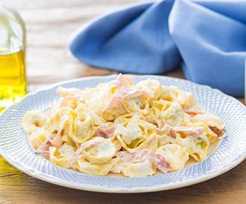 Come cucinare i tortellini al prosciutto crudo Come cucinare i tortellini al prosciutto crudo
