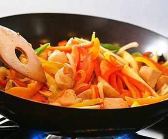 Cucinare le verdure nel wok