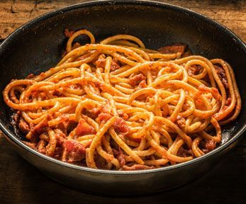 Come fare i bigoli al sugo di salsiccia e pomodoro
