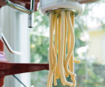 Come fare i bigoli col torchio