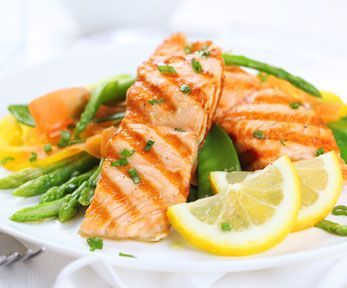 Come insaporire il pesce con il limone