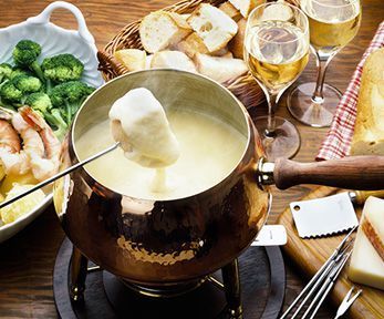 Come fare la fonduta di parmigiano o di pecorino Come fare la fonduta di parmigiano o di pecorino