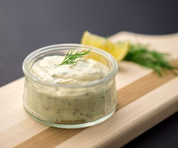 La salsa tartara a base di senape La salsa tartara a base di senape