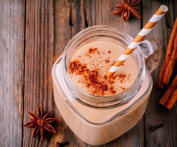 Come fare un frullato con la cannella