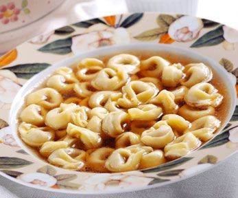Come fare i cappelletti in brodo