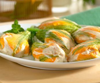 Come cucinare i fiori di zucca con la ricotta