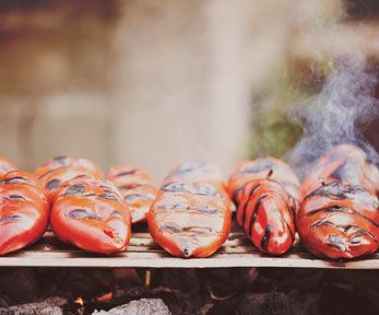 Le modalit&agrave; di arrostire i peperoni