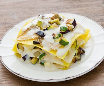 Come cucinare i porri con la besciamella Come cucinare i porri con la besciamella