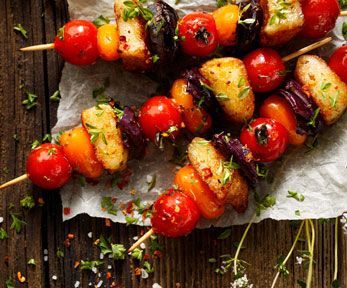 Come cucinare gli spiedini di verdure al forno