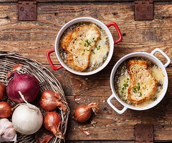 Come servire la zuppa di cipolle