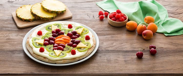 Fruit pizza base salata