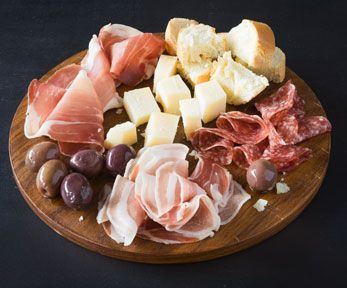 Come impiattare salumi e formaggi