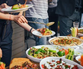 Cosa cucinare per una cena tra amici a buffet Cosa cucinare per una cena tra amici a buffet