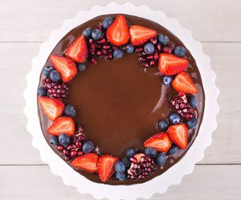 Come decorare una torta di compleanno con la frutta
