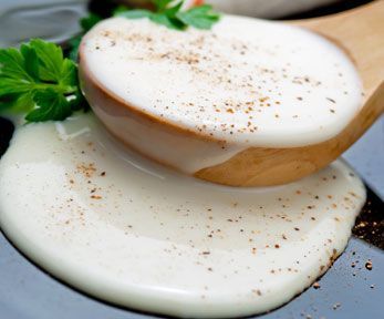 La besciamella con latte di mandorla