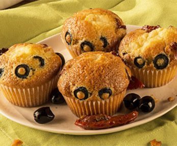 Muffin ai pomodori secchi e olive