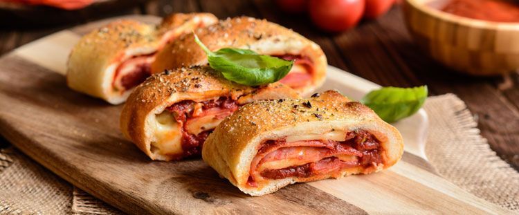 Come fare la pizza arrotolata Come fare la pizza arrotolata