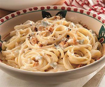 Pasta con miele, noci e spezie