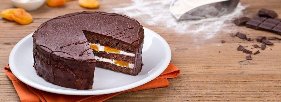 Torta sacher con Crema alla Ricotta e albicocche