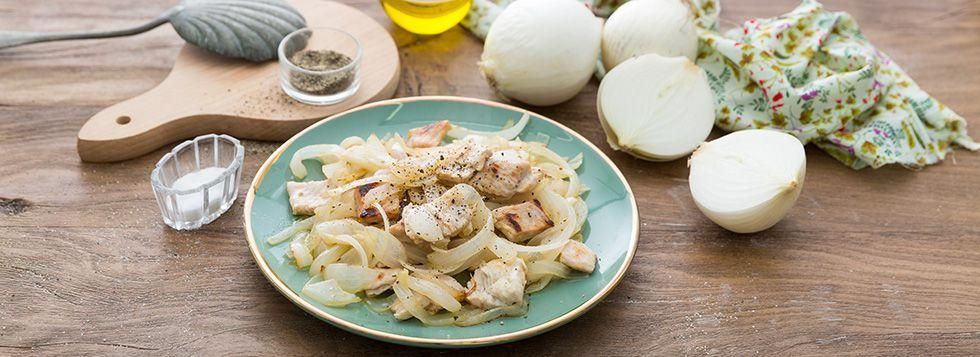 Petto di pollo con cipolle