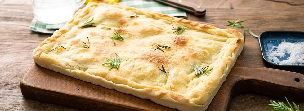 Focaccia di Recco con Certosa