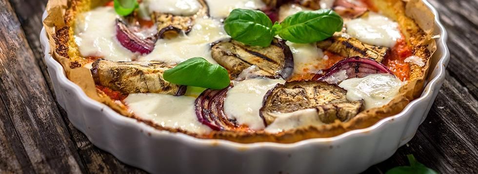 Torta salata con melanzane grigliate e scamorza