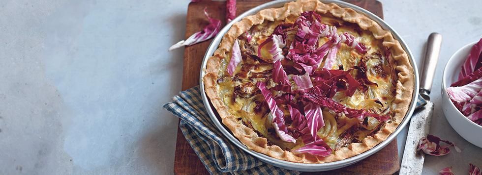 Torta salata con radicchio e scamorza