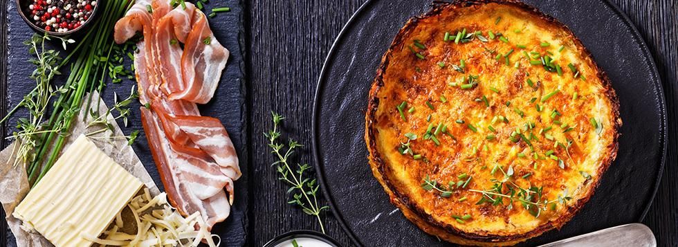 Torta salata con radicchio, speck e scamorza