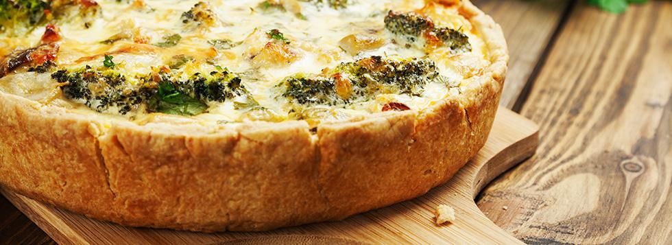 Torta salata con broccoli e scamorza
