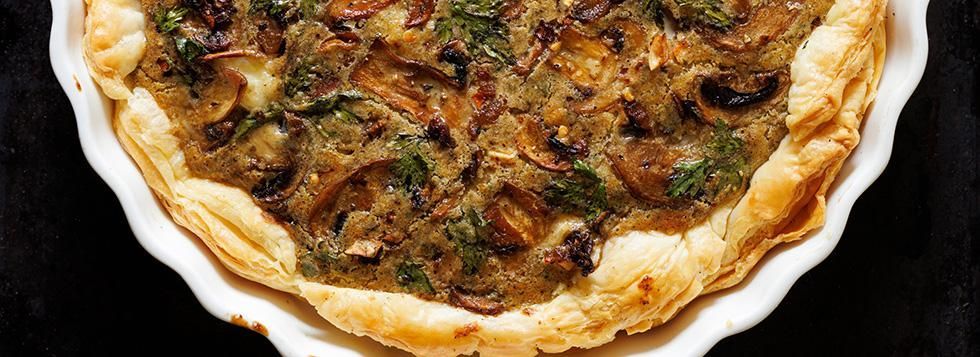Torta salata con pollo e funghi