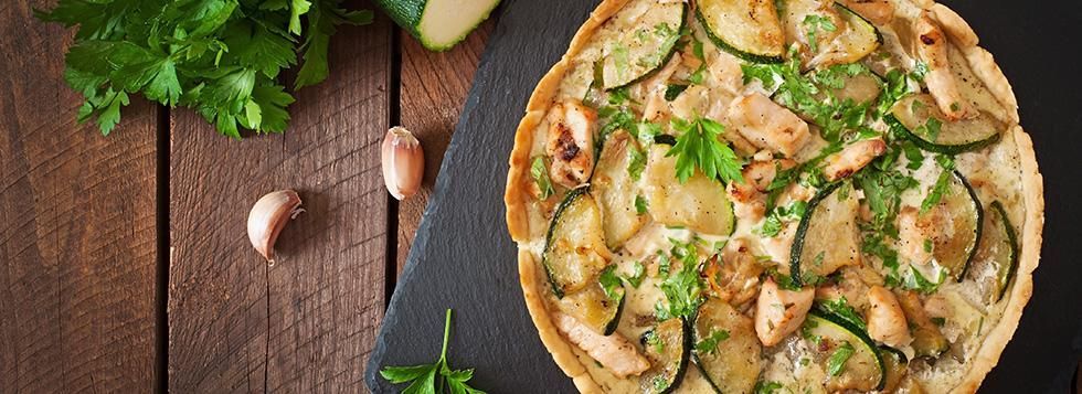 Torta salata con pollo e zucchine