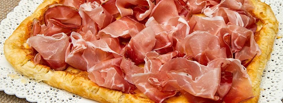 Torta salata con scamorza e speck