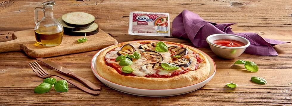 Pizza con melanzane grigliate Pizza con melanzane grigliate