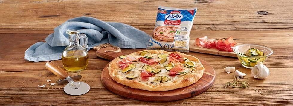 Pizza con zucchine Pizza con zucchine