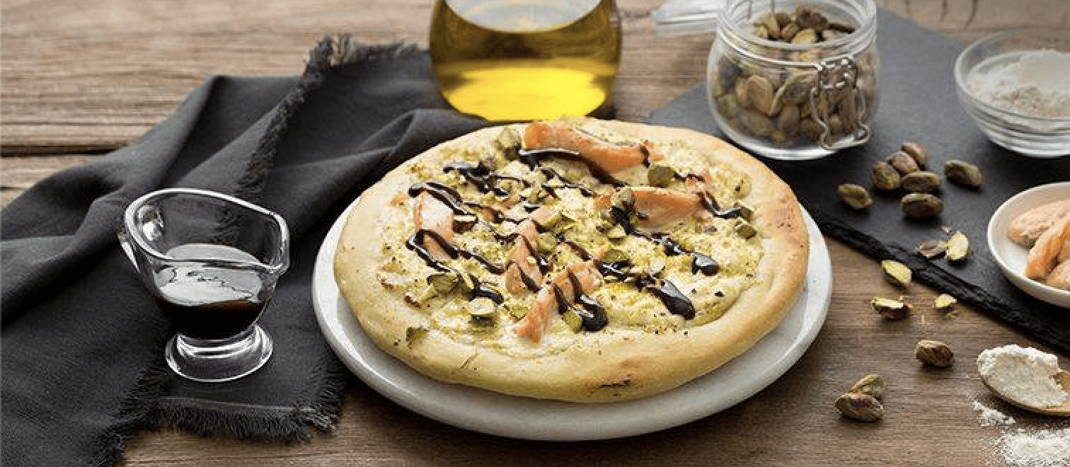 PIZZA RICOTTA, SALMONE E CREMA DI PISTACCHIO BUONA DA STARE BENE
