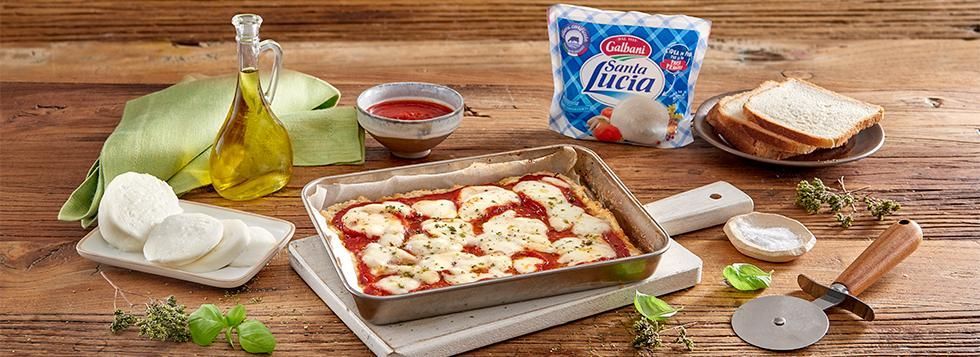 Pizza di pancarrè e mozzarella