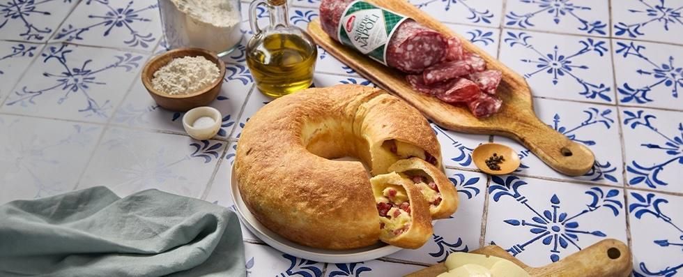 Ciambella di pizza con salame e provola