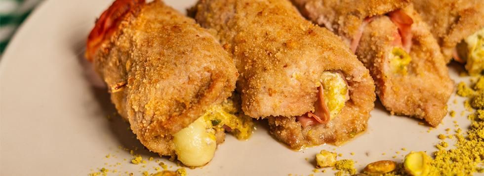 Involtini con mortadella e pistacchio
