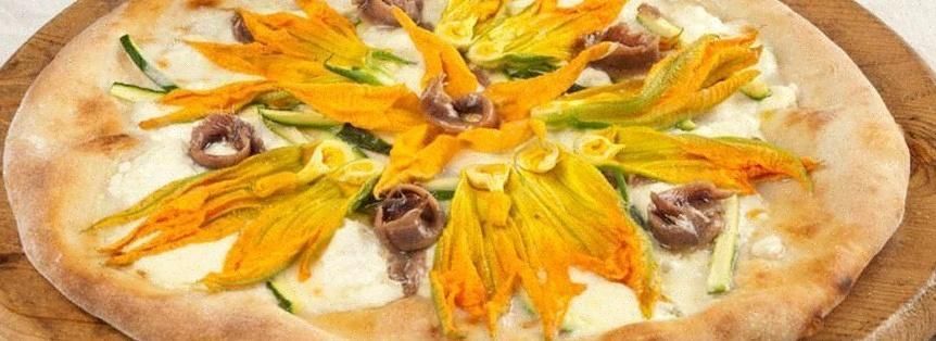 Pizza ai fiori di zucca e alici