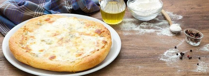 Pizza al formaggio