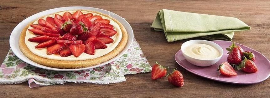 Pizza (pancake con marmellata di fragole e mascarpone) Pizza (pancake con marmellata di fragole e mascarpone)