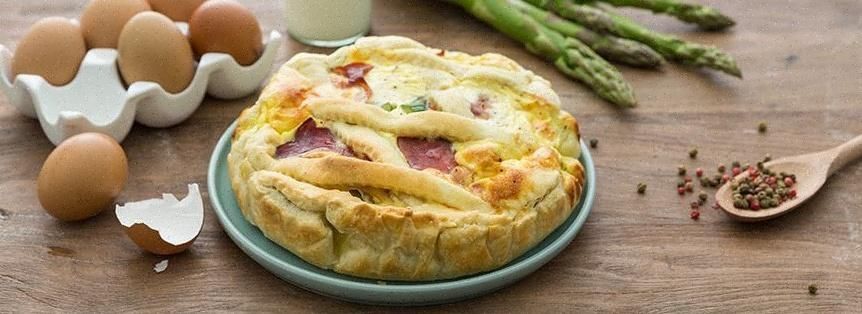 Torta salata asparagi prosciutto e mozzarella Torta salata asparagi prosciutto e mozzarella