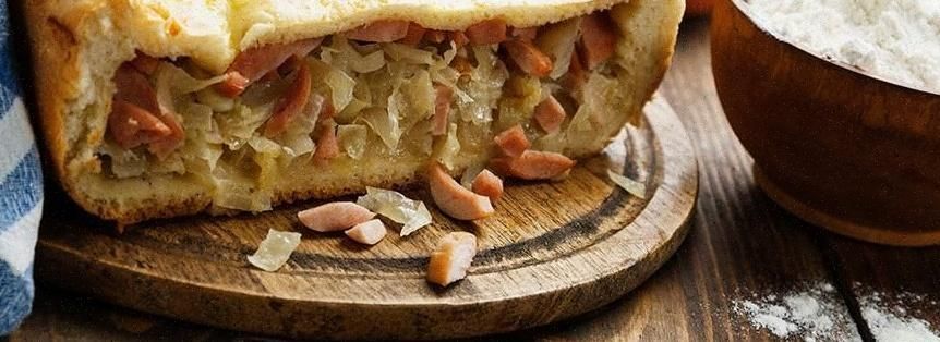 Torta salata con würstel