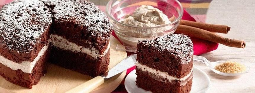 Torta con crema chantilly Torta con crema chantilly
