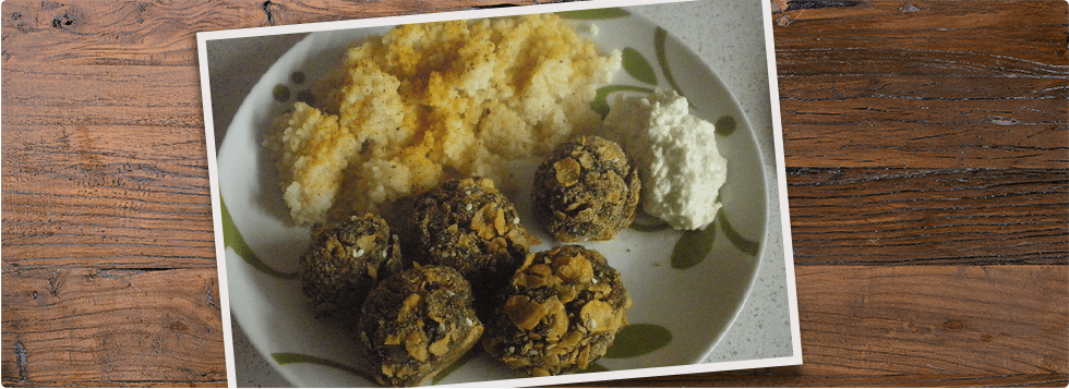 Polpettine di verdure e galbanino con bulgur e salsa tzaziki