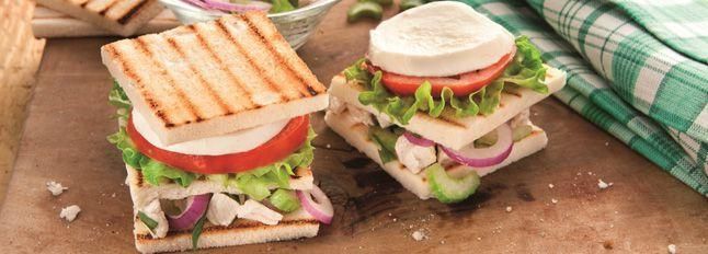 Sandwich con insalatina di pollo