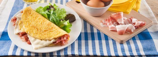Omelette con Fette alla Mozzarella e pancetta affumicata